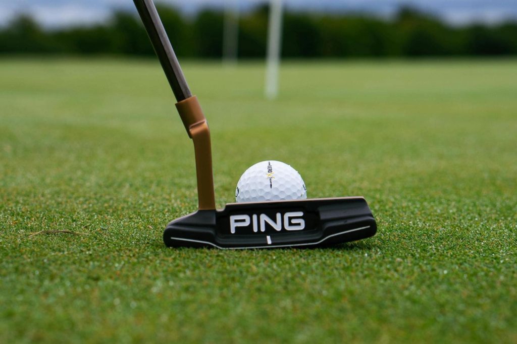 ¿Quieres saber cómo mejorar el putt en Golf? En este artículo te lo contamos. Cursos y clases de golf en Mallorca. Contáctanos.